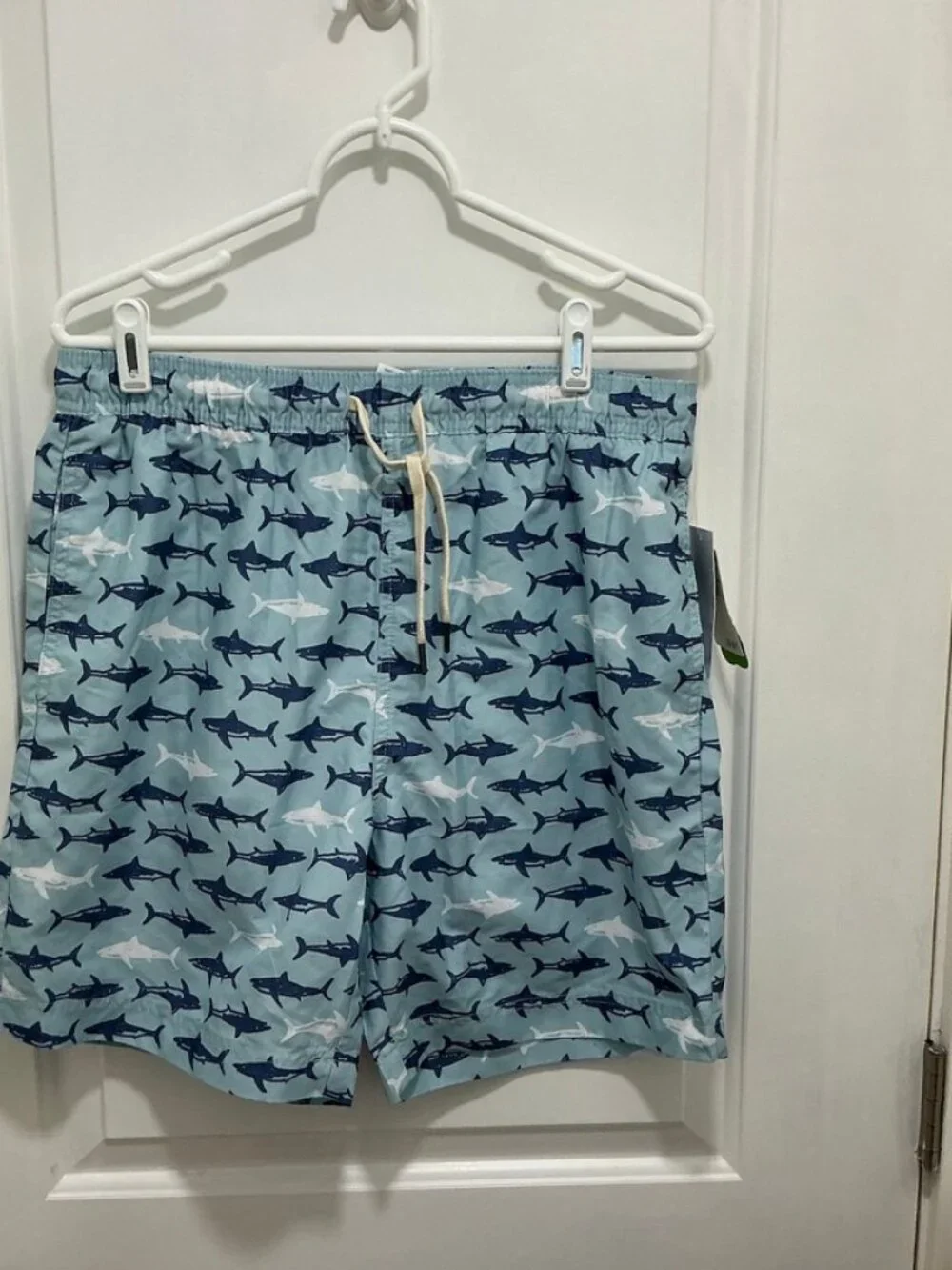 Men's board shorts / swim shorts, size Medium, New with tag NWT